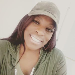 Meet your Posher, Felicia